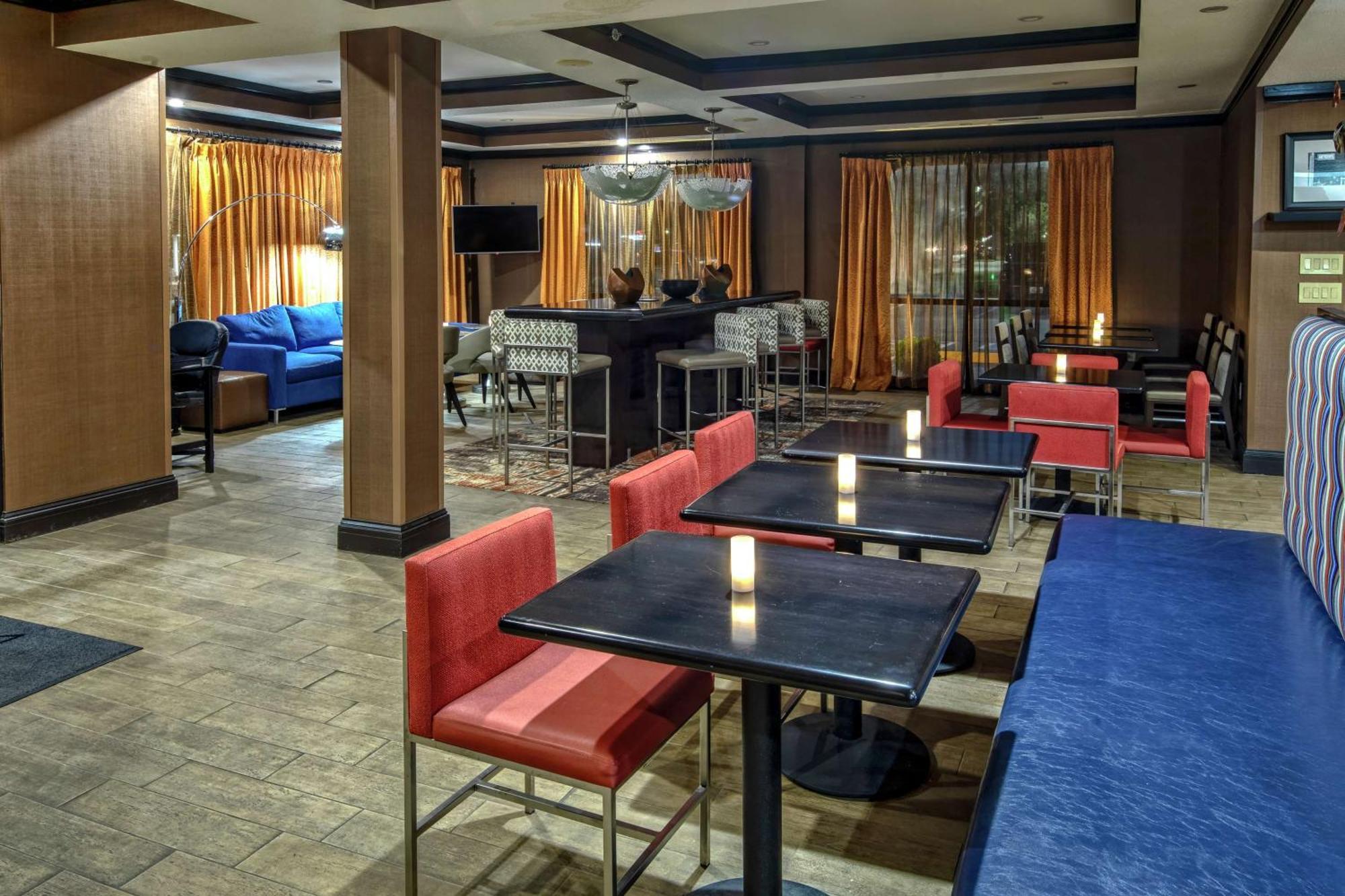 Hampton Inn Tullahoma Экстерьер фото